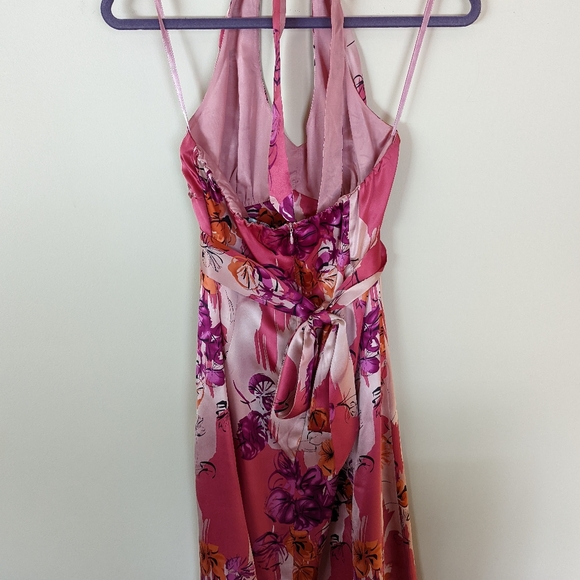 Le Chateau Silk Halter dress, size Small, colourful - Picture 9 of 9
